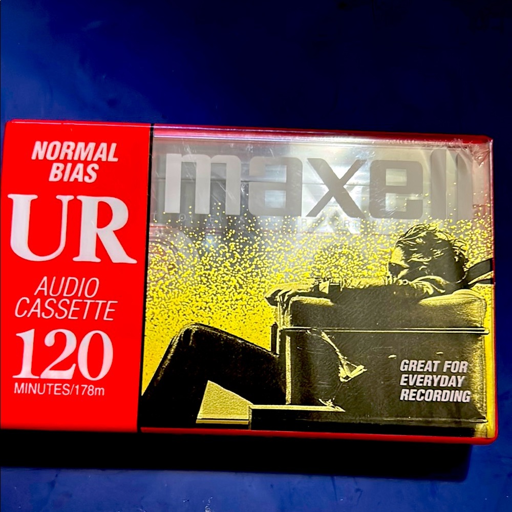 Maxell UR 120 Audio Cassette